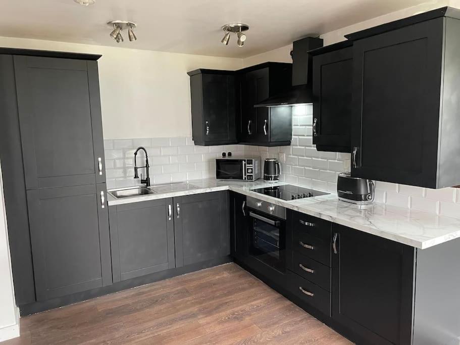 Stunning Central Apartment With Free Parking Sheffield Luaran gambar